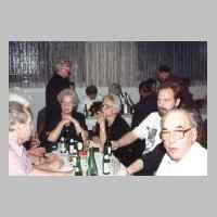 080-2152 9. Treffen vom 2.-4. September 1994 in Loehne - Edith mit Schwester, Sohn und Albert.JPG